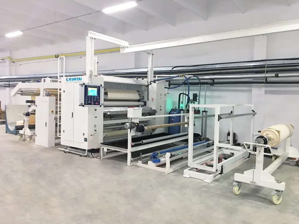 hot melt adhesive laminating machine.jpg